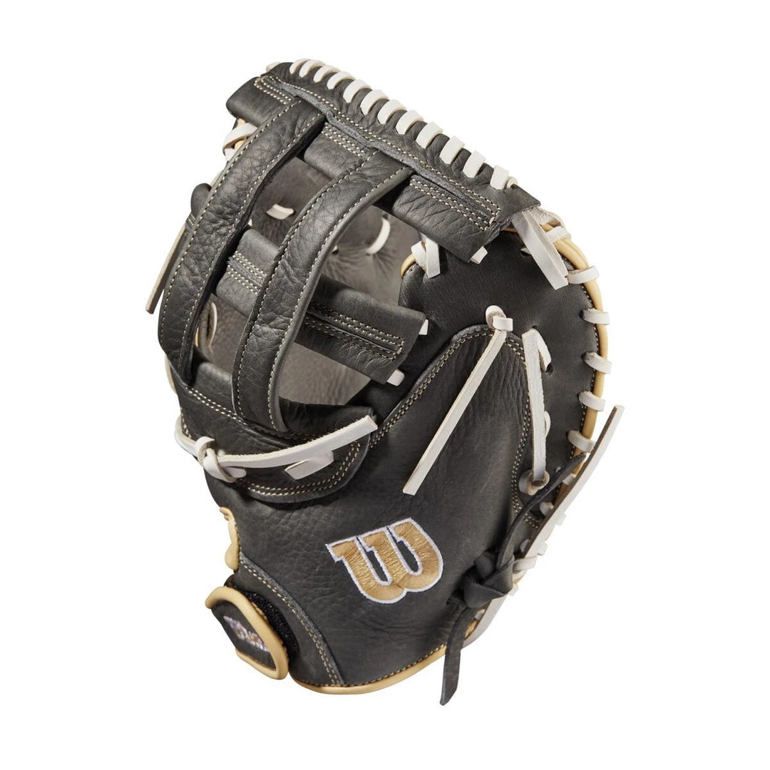 2022 Wilson A1000 CM33 Fastpitch Softball Catcher's Mitt: WTA10RF22CM33 Gear