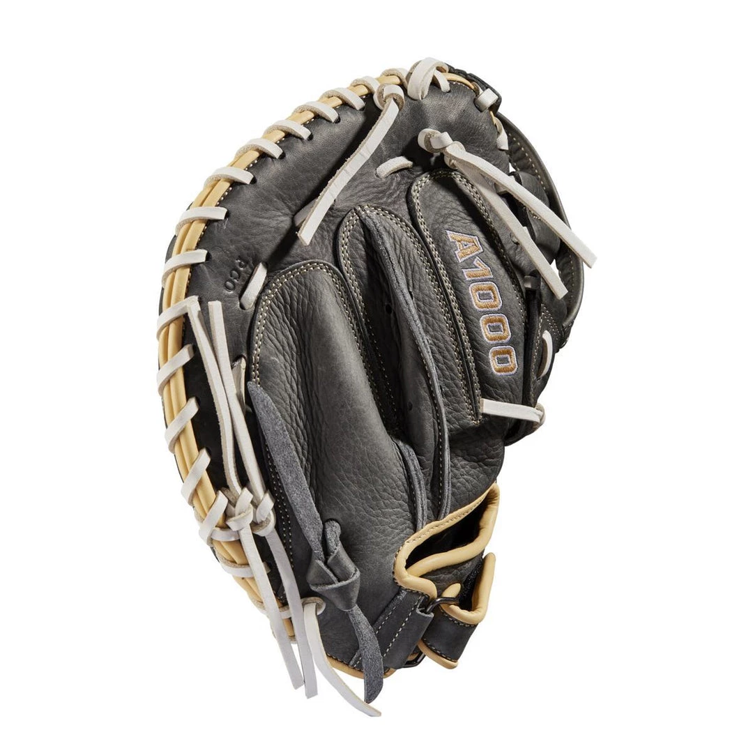 2022 Wilson A1000 CM33 Fastpitch Softball Catcher's Mitt: WTA10RF22CM33 Gear