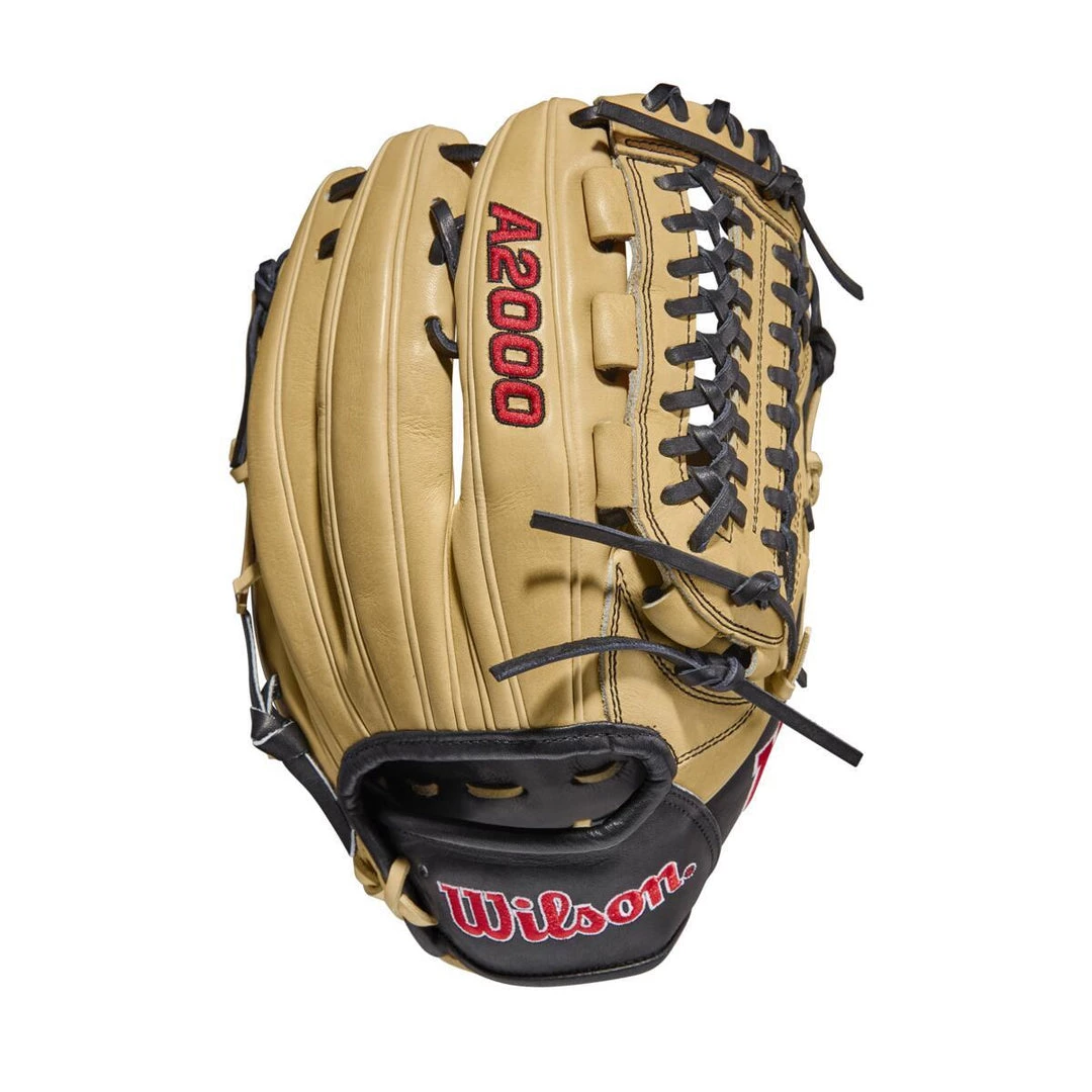 2022 Wilson A2000 D33 11.75" Pitcher's Baseball Glove: WTA20RB22D33 3 2022 Wilson A2000 D33 11.75" Pitcher's Baseball Glove: WTA20RB22D33